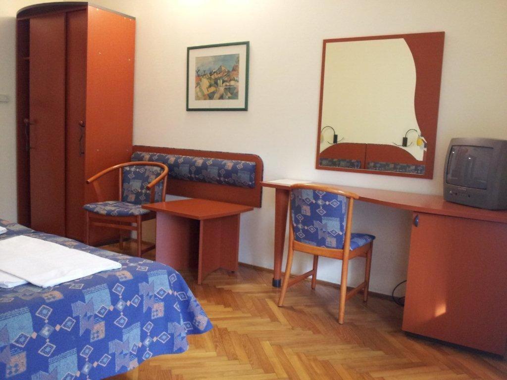 Fenyves Hotel Бекесксаба Стая снимка