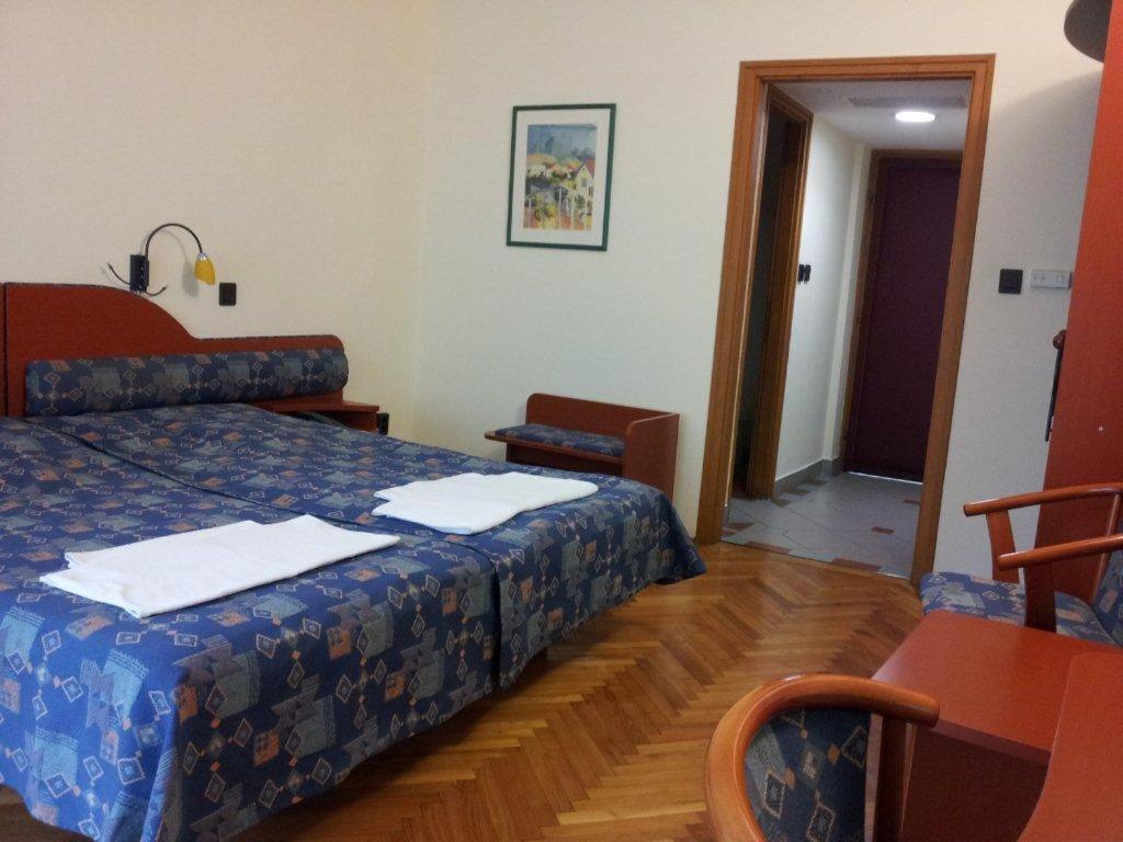 Fenyves Hotel Бекесксаба Стая снимка