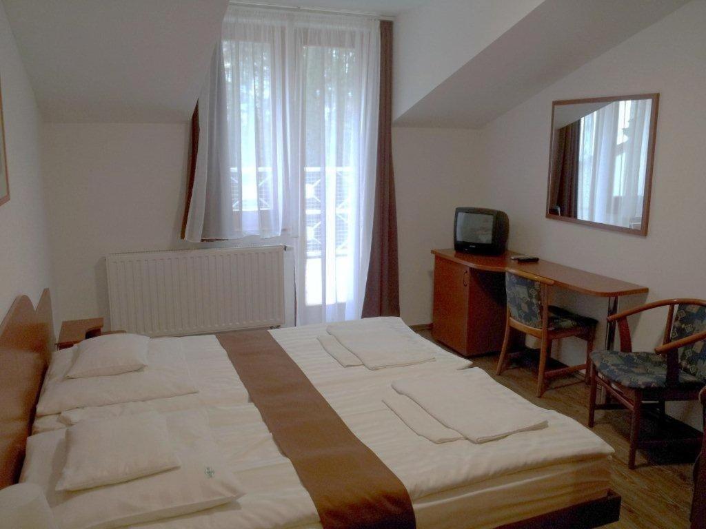 Fenyves Hotel Бекесксаба Екстериор снимка
