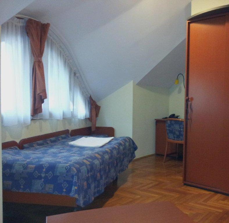 Fenyves Hotel Бекесксаба Екстериор снимка